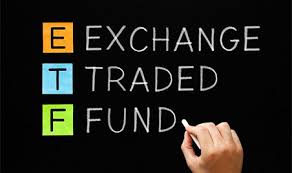 Investujete? Pak byste měli poznat ETF fondy a rozdíly proti klasickým otevřeným podílovým fondům.